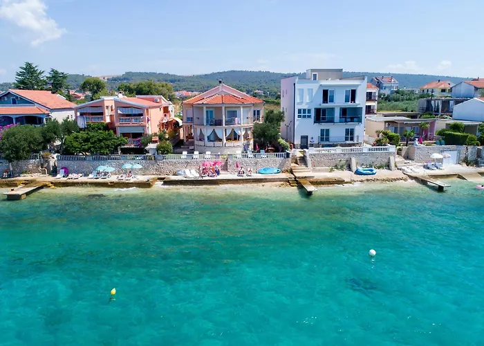 Aqua Cabana 1