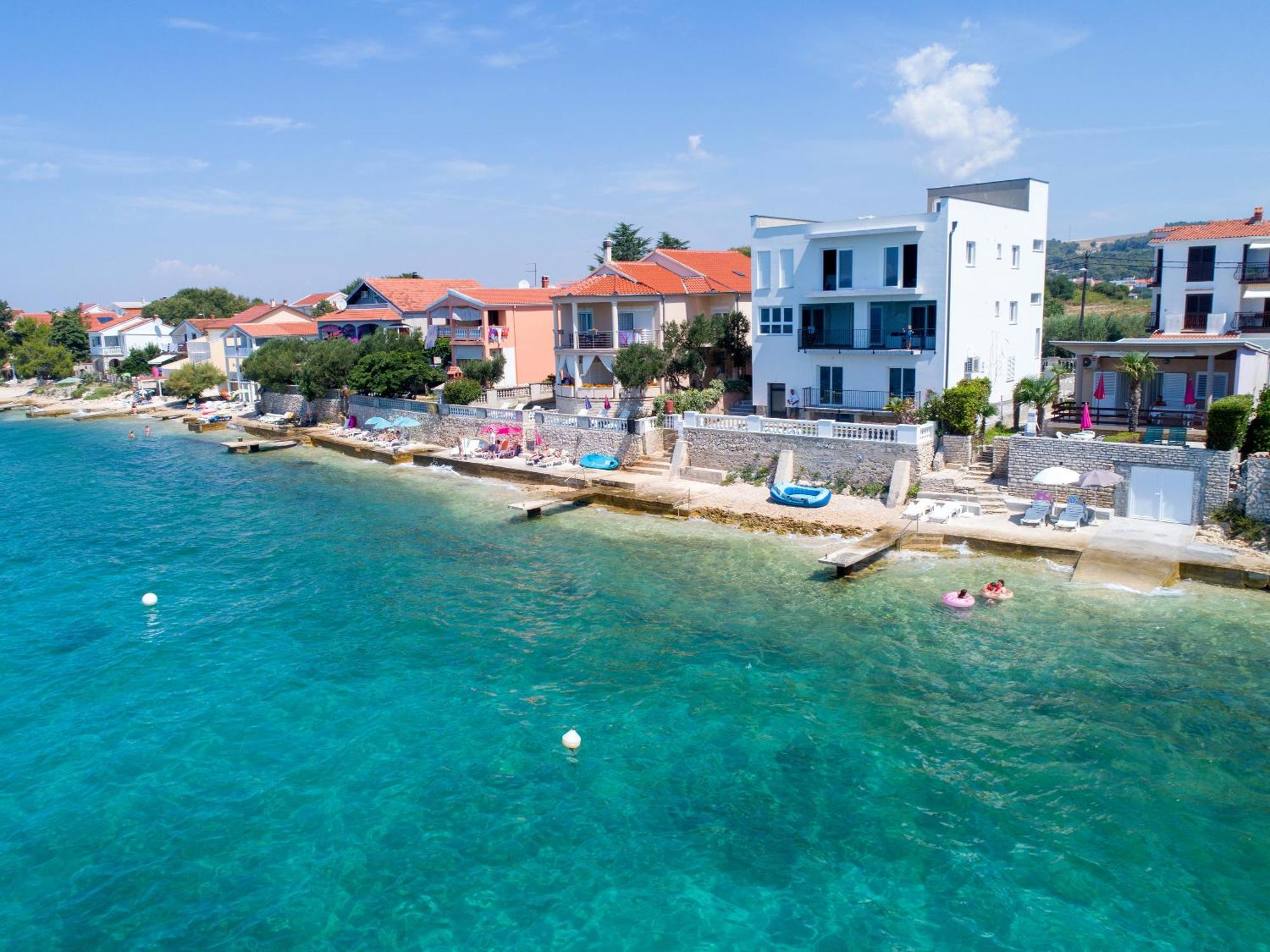 Apartma Aqua 1 *