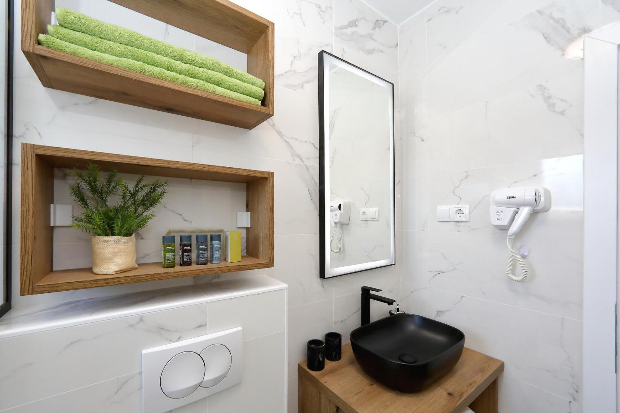 Aqua 1 Apartment